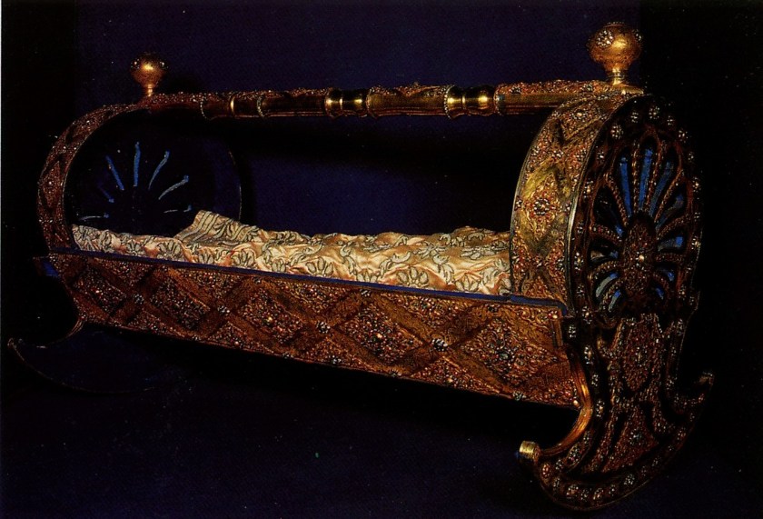 2107 December 15, Topkapi Museum cradle